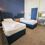 Delmont Hotel